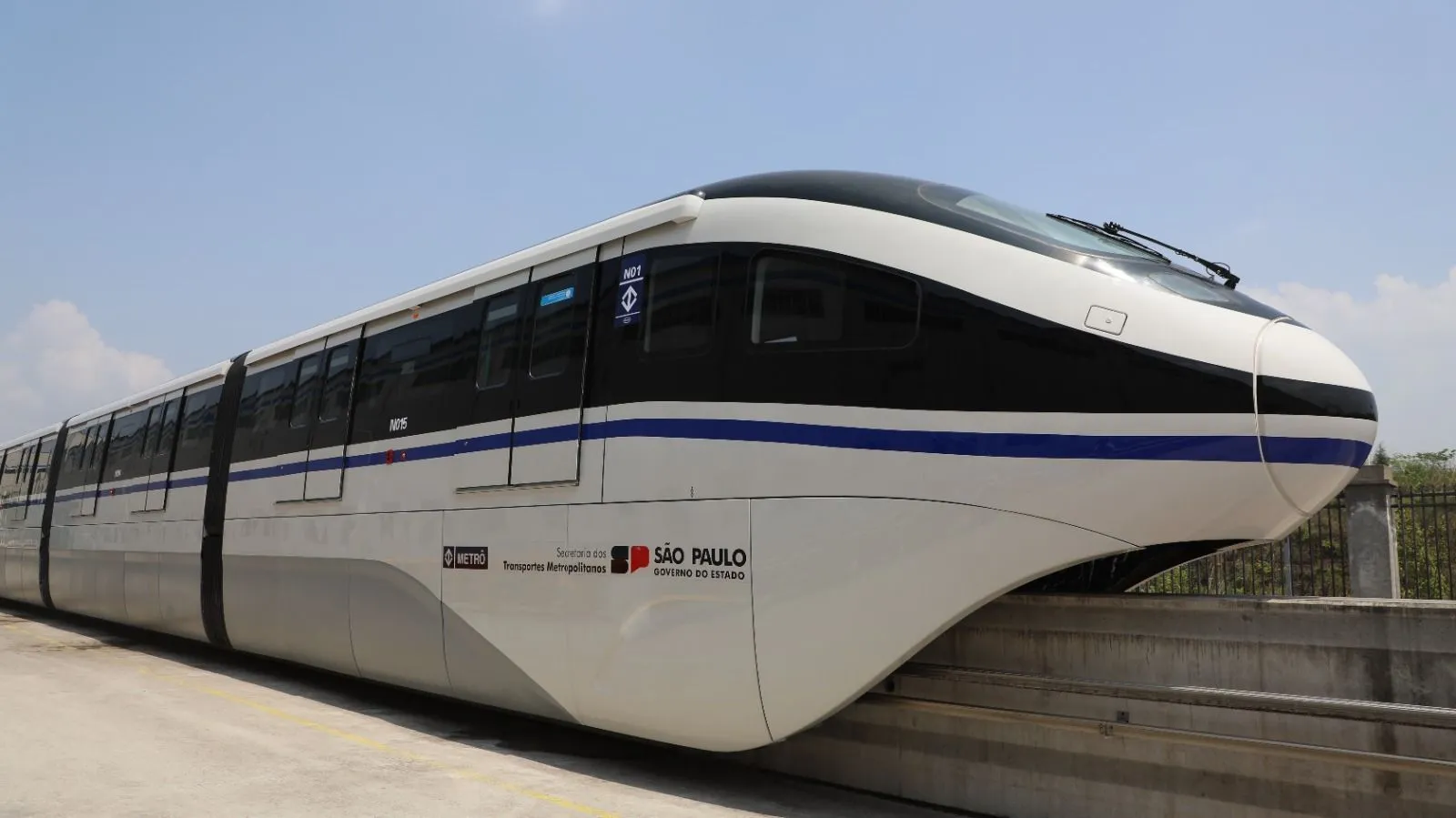 BYD assume linha de trem inacabada e aumenta frota chinesa em cidade
