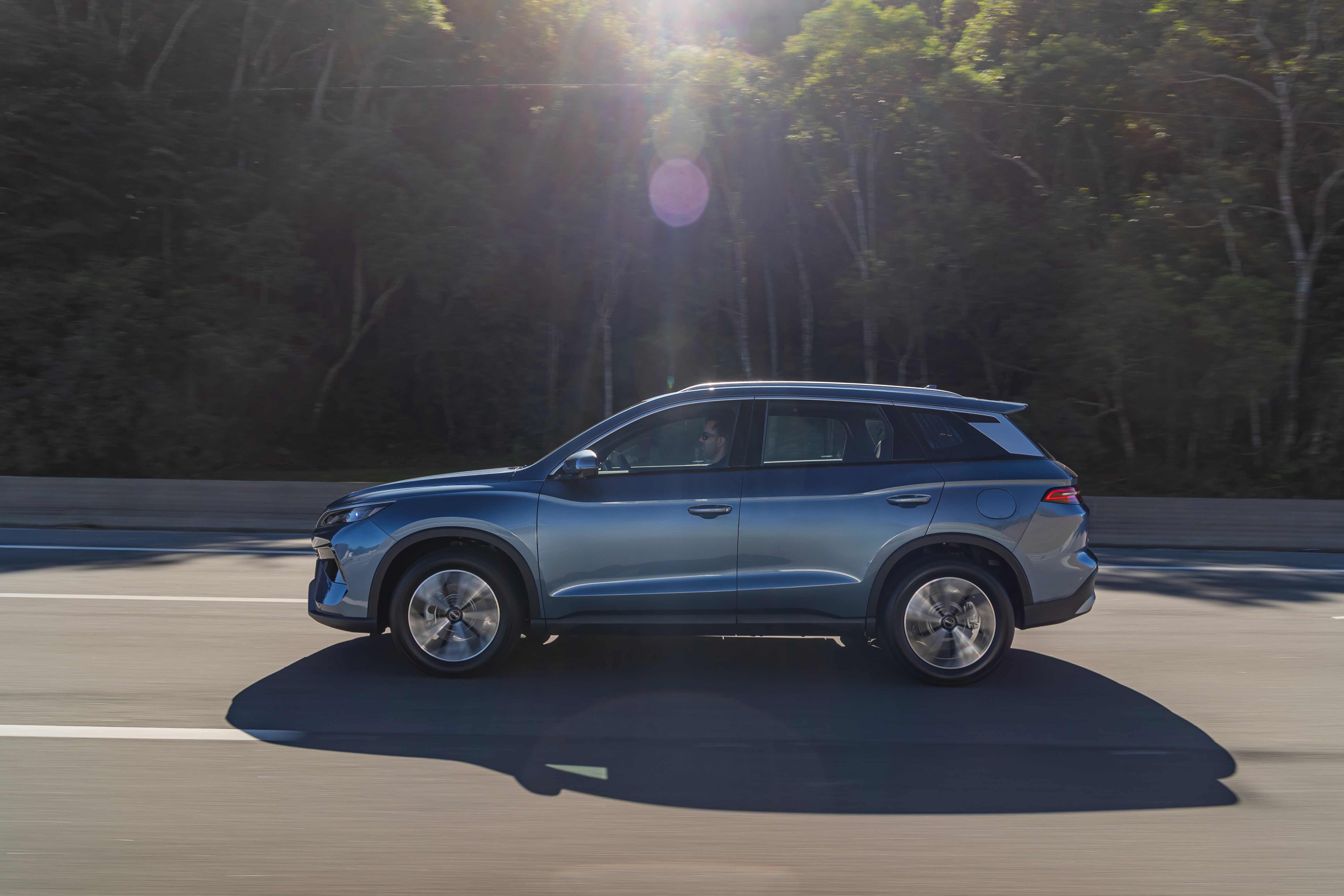BYD lança Song Pro Flex, o primeiro híbrido plug-in a etanol da marca; veja detalhes