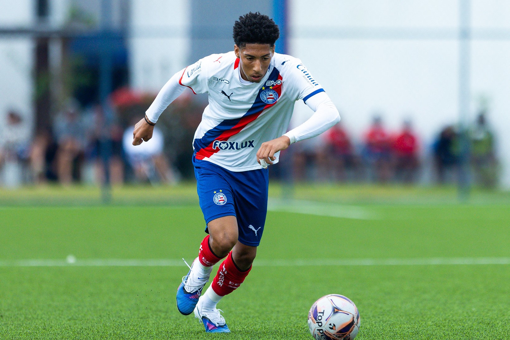Jonathan Marinho em ação pelo Bahia no Campeonato Brasileiro Sub-17