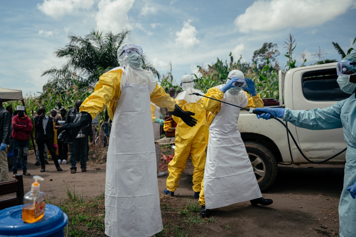 Um surto de Ebola na República Democrática do Congo matou 2.011 pessoas de um total de 4.381 casos confirmados do vírus, informaram autoridades congolesas na terça-feira.