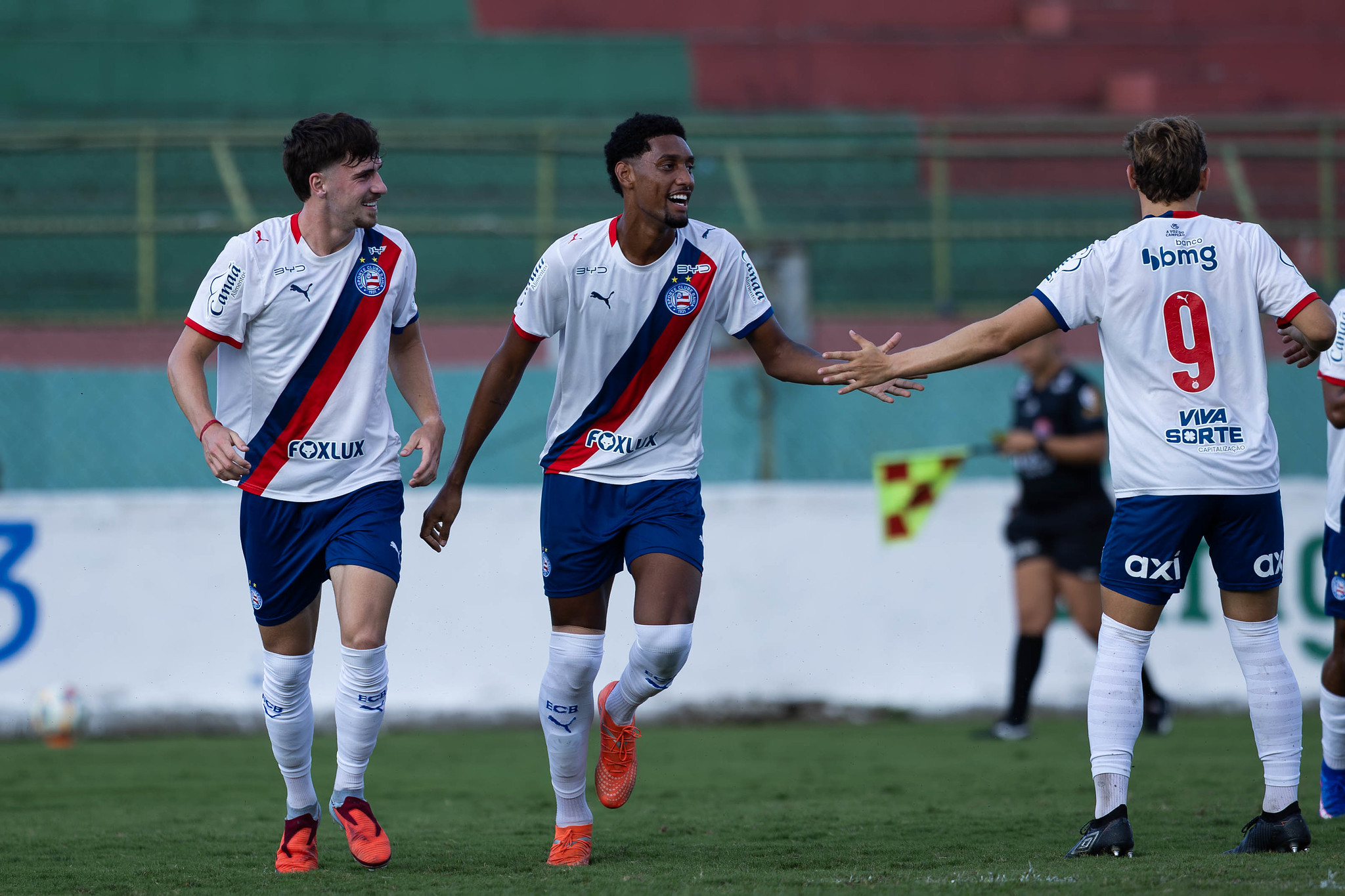 Pivetes de Aço goleram no jogo de ida