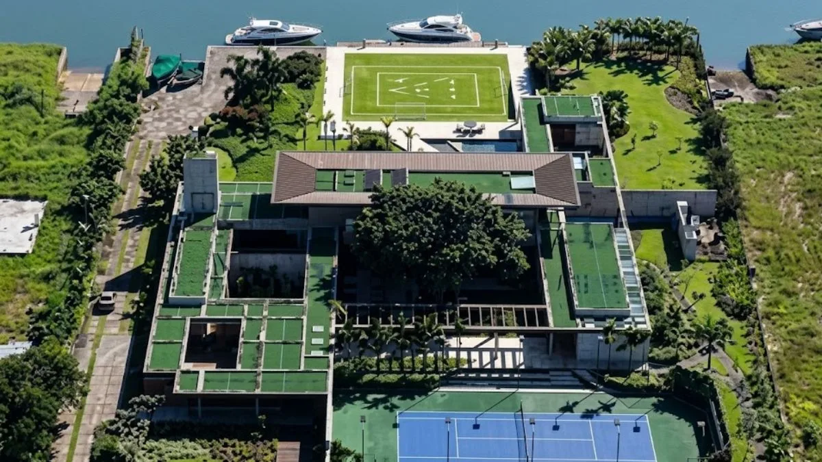 Mansão de Vini Jr. na Barra da Tijuca