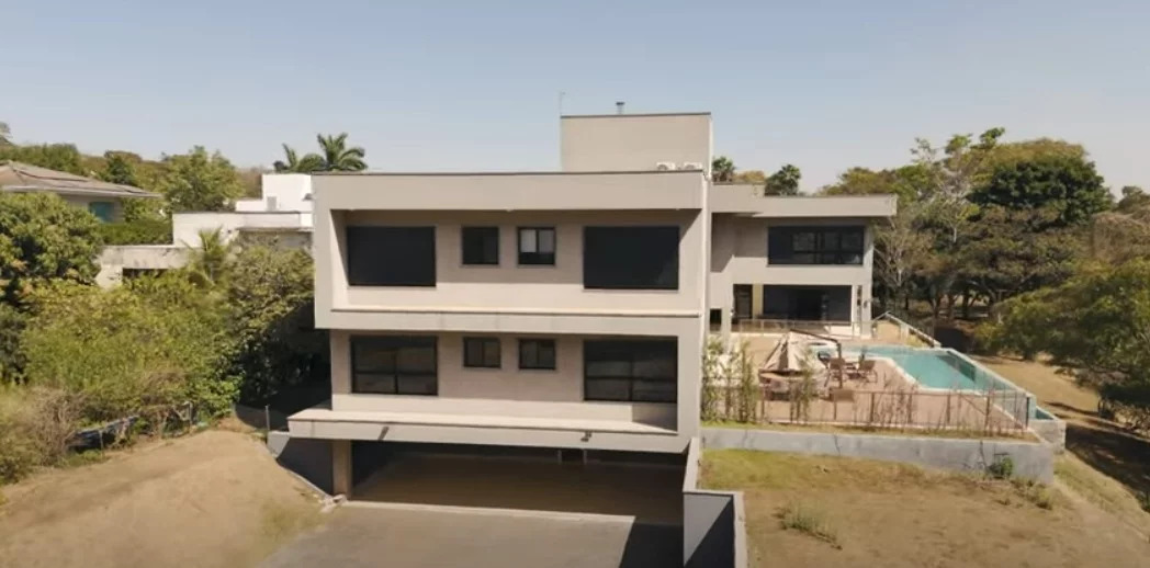 Mansão de Virginia Fonseca é colocada à venda por R$ 29 milhões