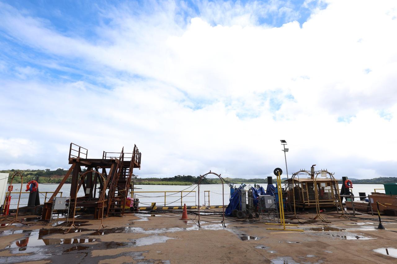 Obras da Ponte Salvador-Itaparica avançam com montagem de equipamento