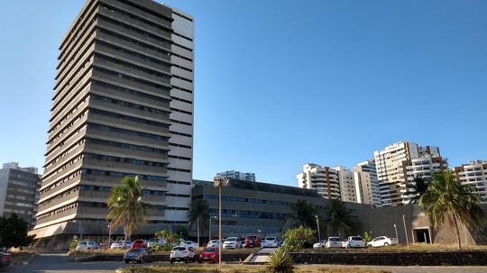 Prédio da antiga sede dos Correios está abandonado desde 2018.