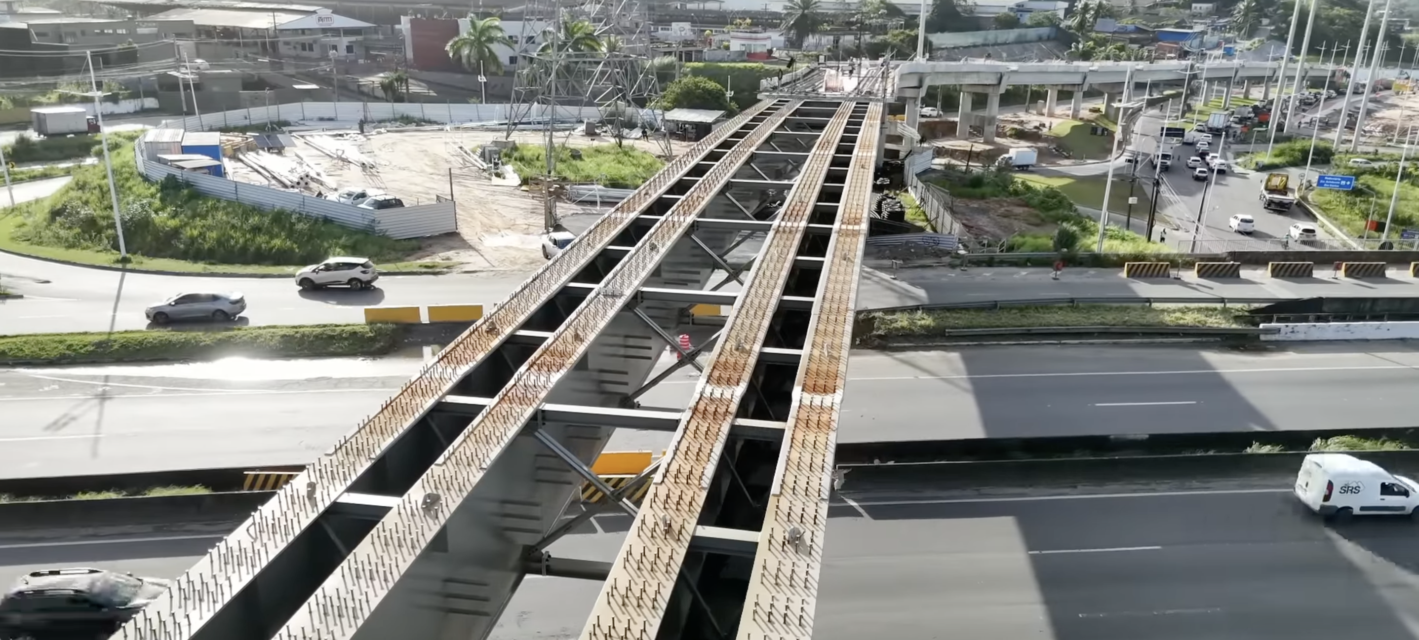 VLT de Salvador: estrutura gigante passa por cima da BR-324; veja