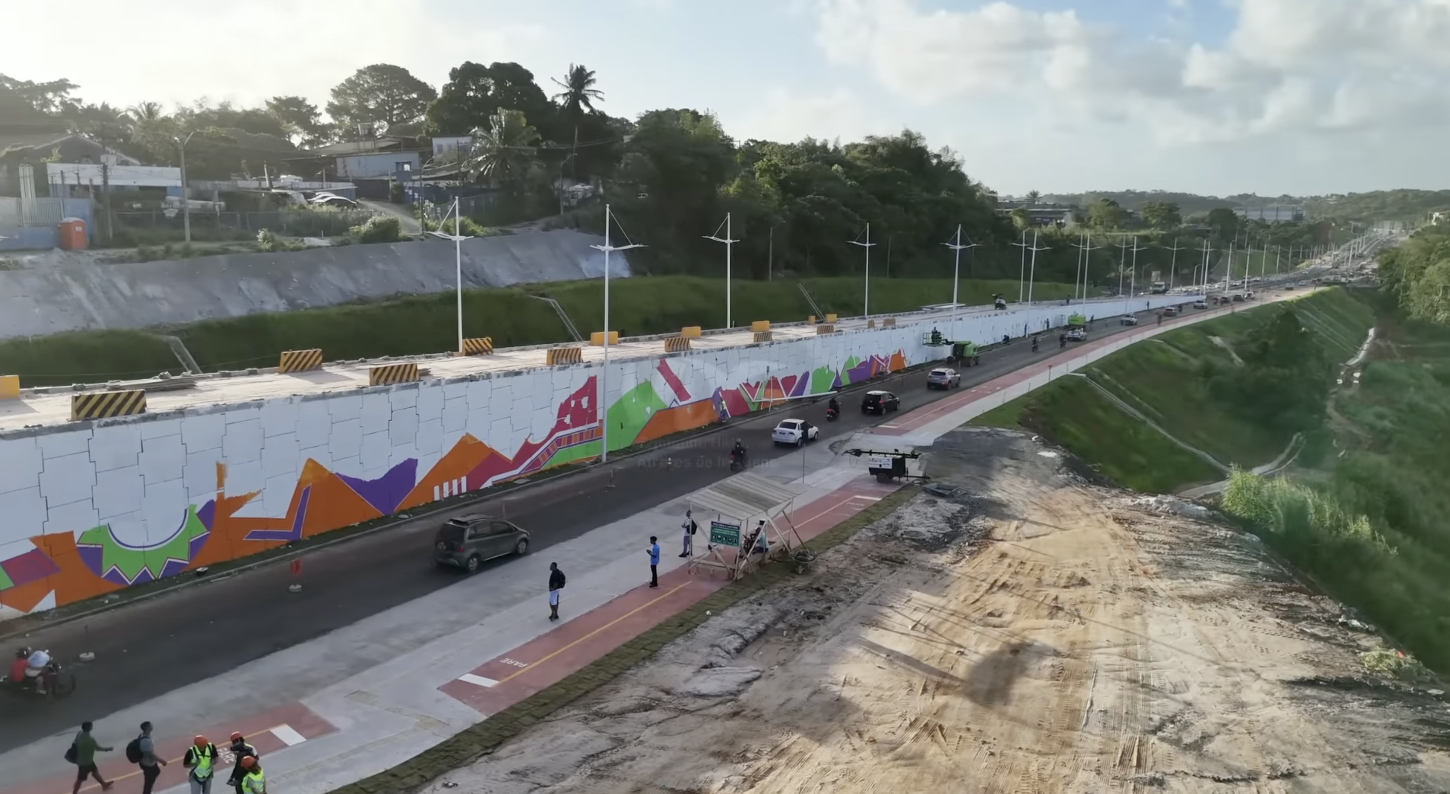 VLT de Salvador: estrutura gigante passa por cima da BR-324; veja