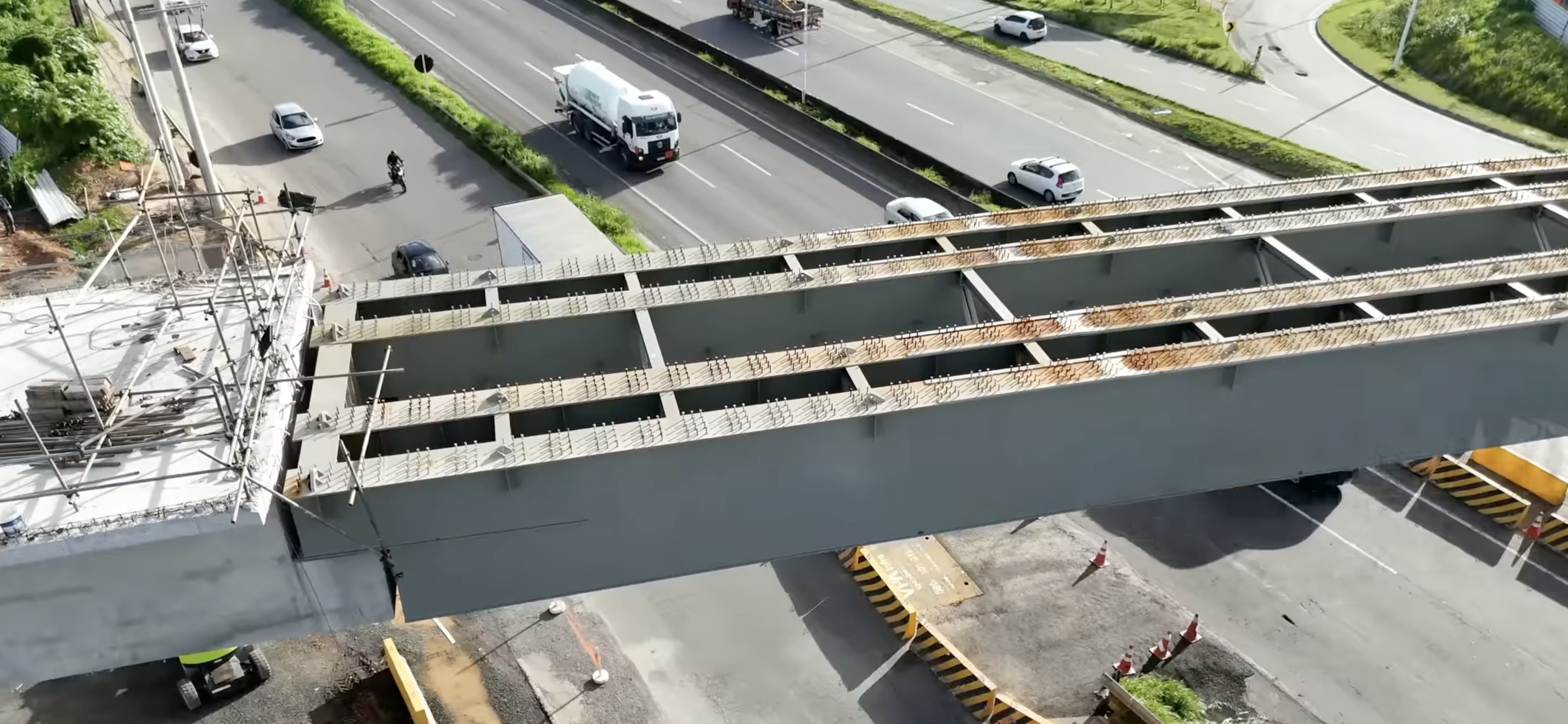 VLT de Salvador: estrutura gigante passa por cima da BR-324; veja