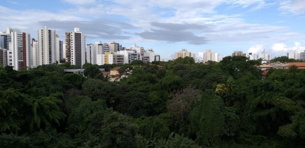 Apartamento com aluguel de R$ 2.300, no Itaigara