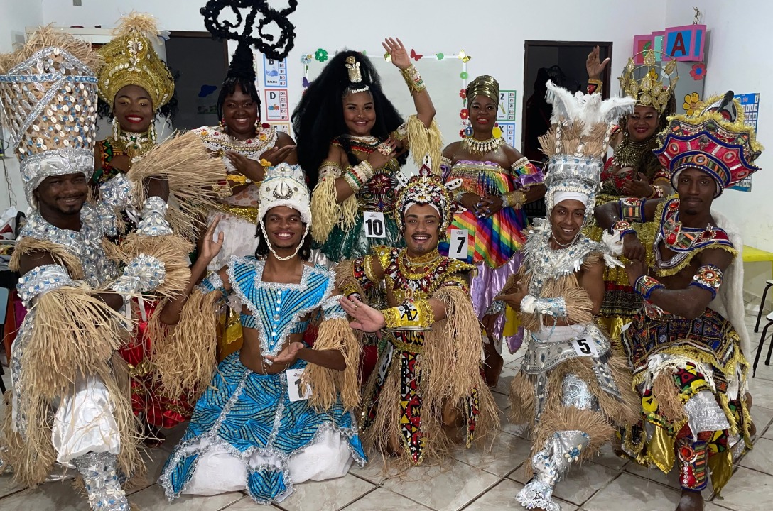 Concurso de beleza negra elege nova realeza em Salvador