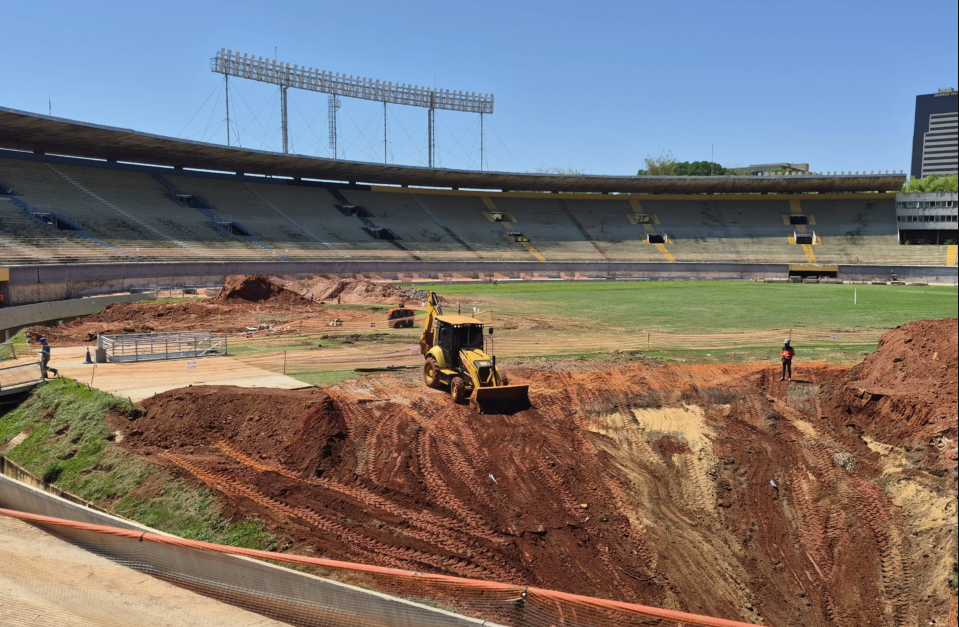 Estádio histórico avança em reforma de R$ 400 milhões para virar arena