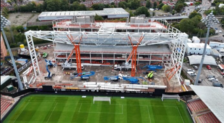 Estádio mais antigo do mundo avança em obra de quase R$ 500 milhões