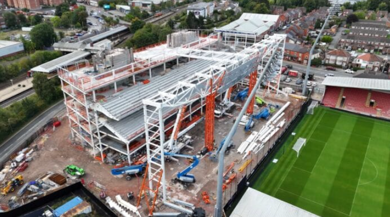 Estádio mais antigo do mundo avança em obra de quase R$ 500 milhões