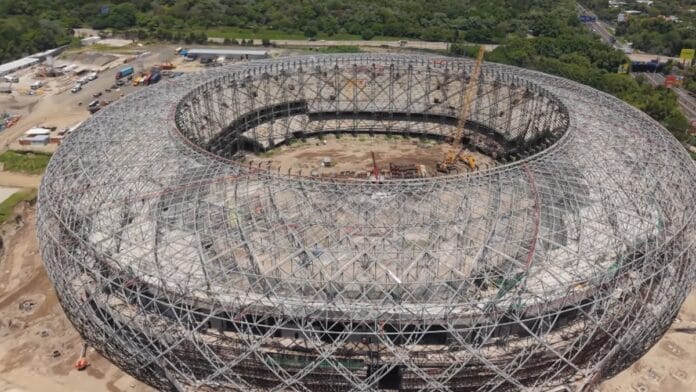 Megaestádio de R$ 2,5 bilhões entra na reta final na América Latina