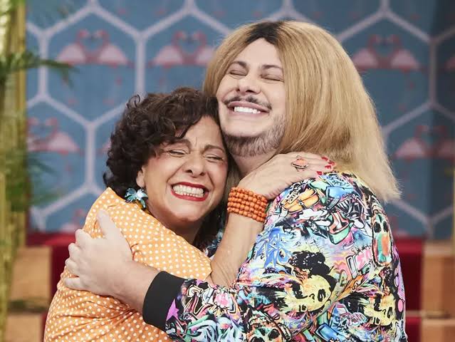 A série Vai Que Cola, criada por Leandro Soares e dirigida por João Fonseca e Regis Faria, também faz parte das produções incluídas no acordo entre a Netflix e a Globo. 