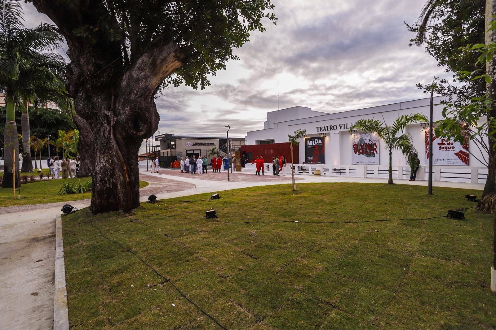 Passeio Público é reaberto após revitalização do Teatro Vila Velha