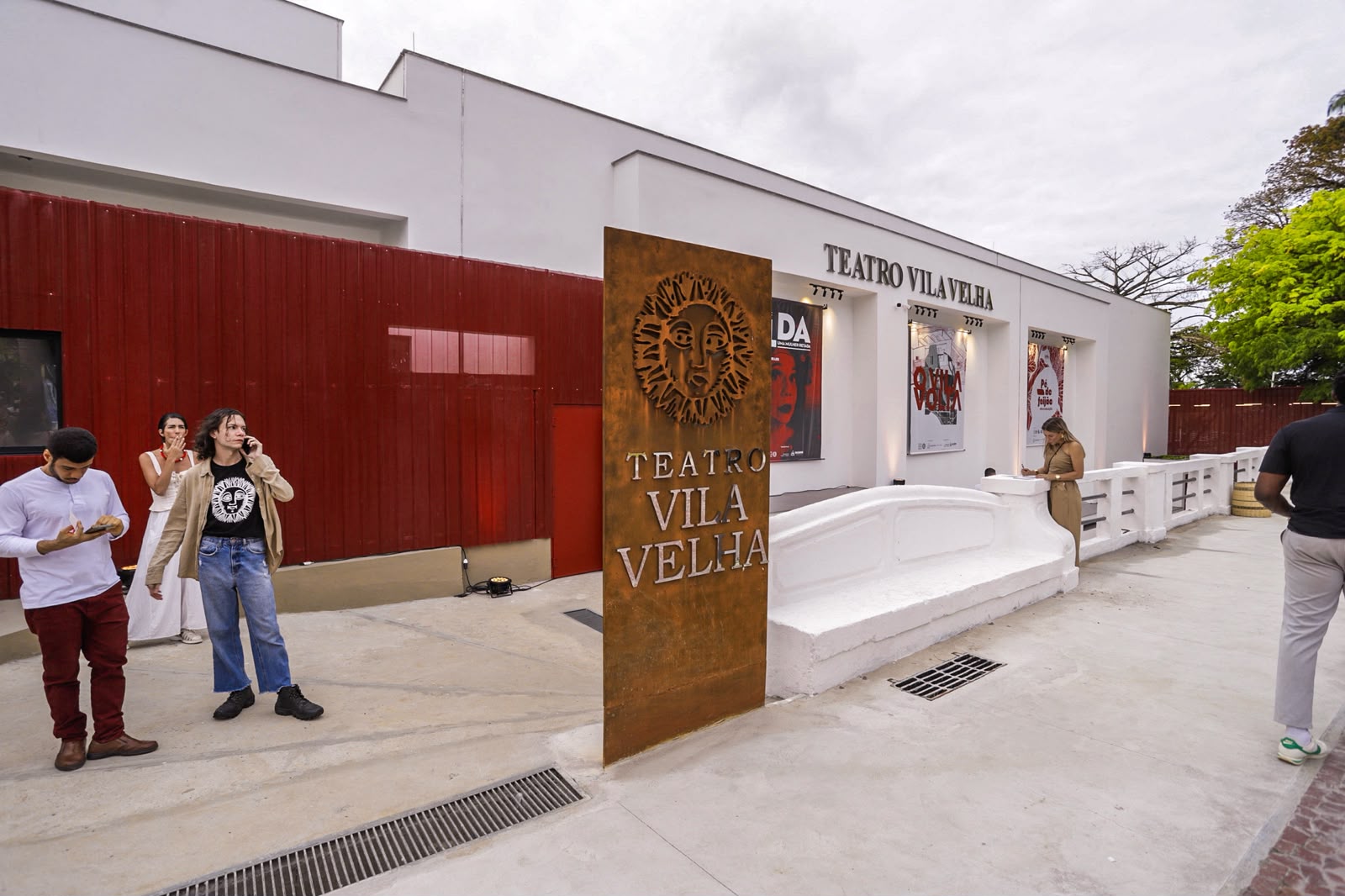 Passeio Público é reaberto após revitalização do Teatro Vila Velha