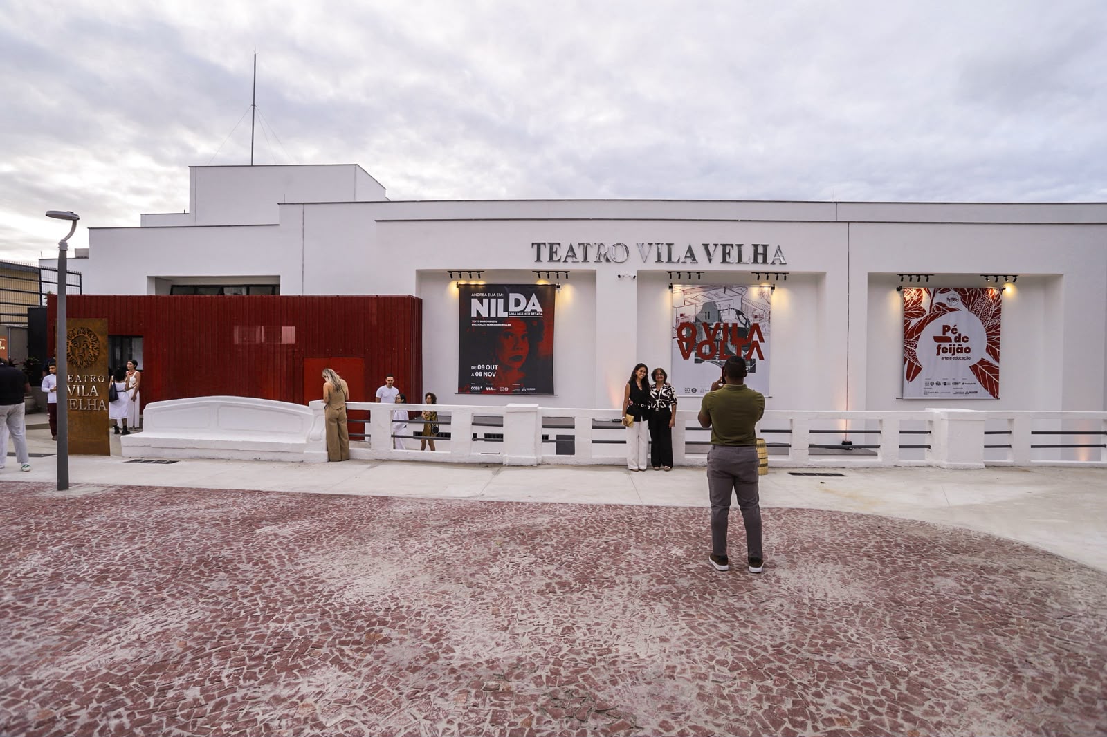 Passeio Público é reaberto após revitalização do Teatro Vila Velha