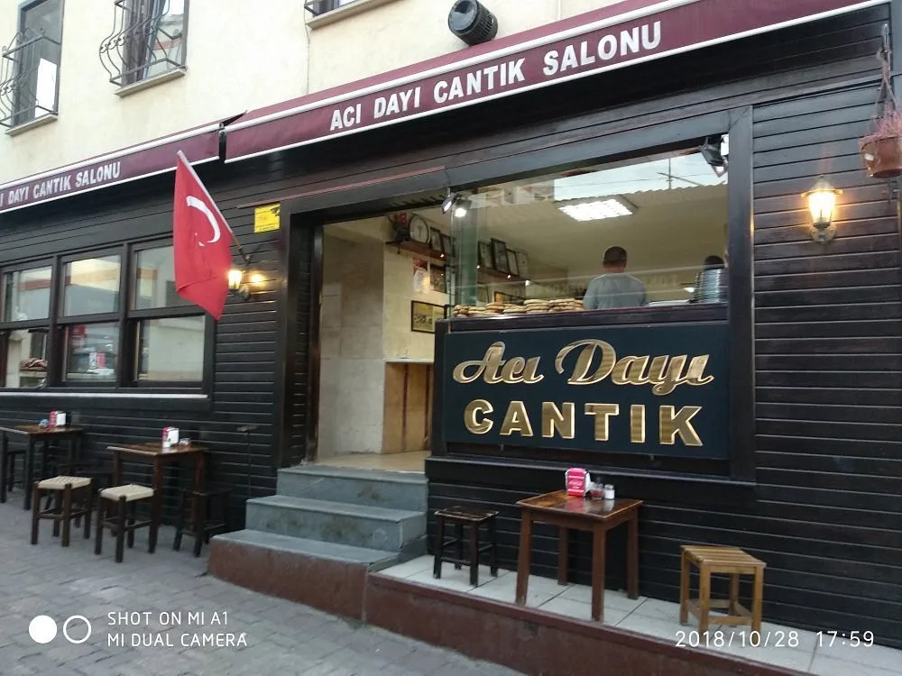 Acı Dayı Cantık Salonu