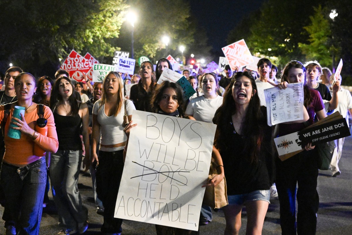 Manifestantes do movimento feminista *Women's March* (Marcha das Mulheres) protestam nas proximidades da Casa Branca, em Washington, D.C.