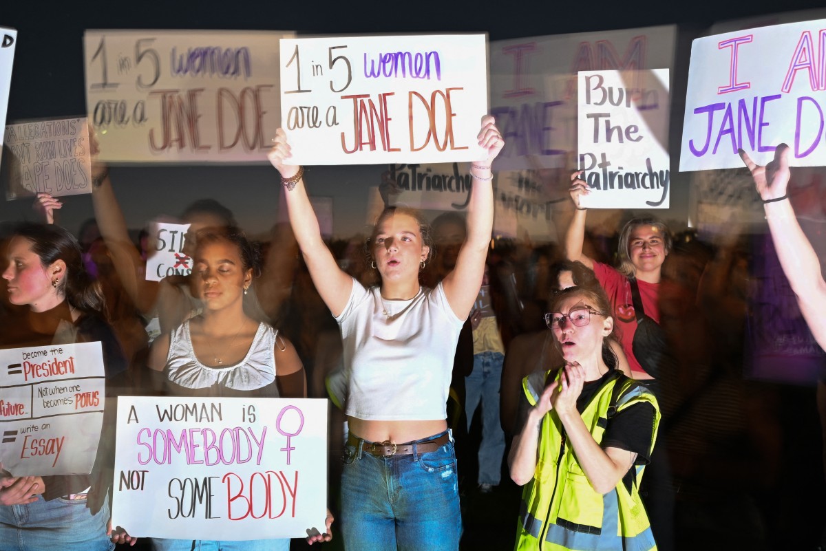 Manifestantes do movimento feminista *Women's March* (Marcha das Mulheres) protestam nas proximidades da Casa Branca, em Washington, D.C.