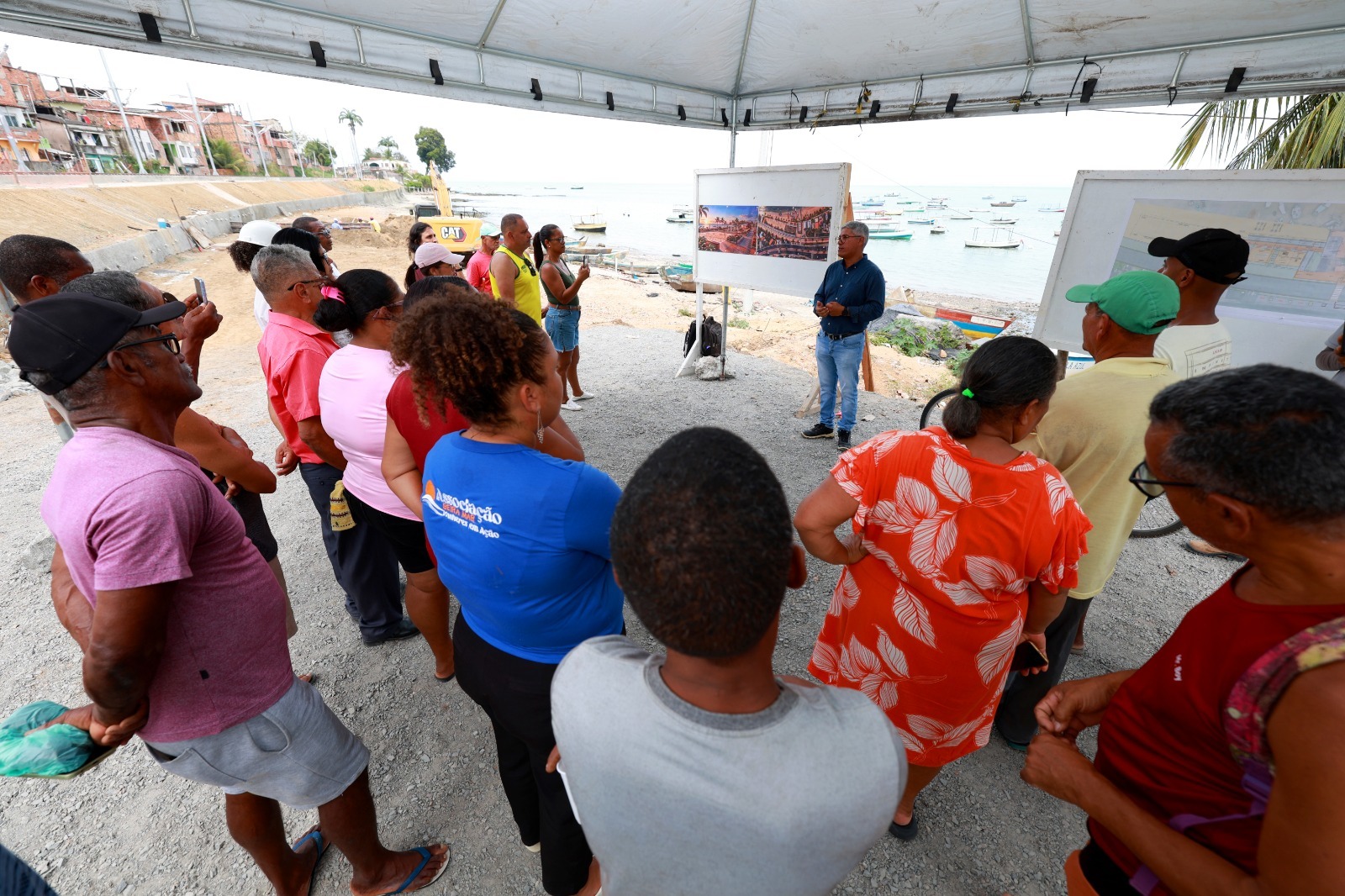 Intervenções no Subúrbio Ferroviário preveem espaços de lazer, equipamentos esportivos e estrutura de apoio aos pescadores; projeto integra as obras do Veículo Leve sobre Trilhos.