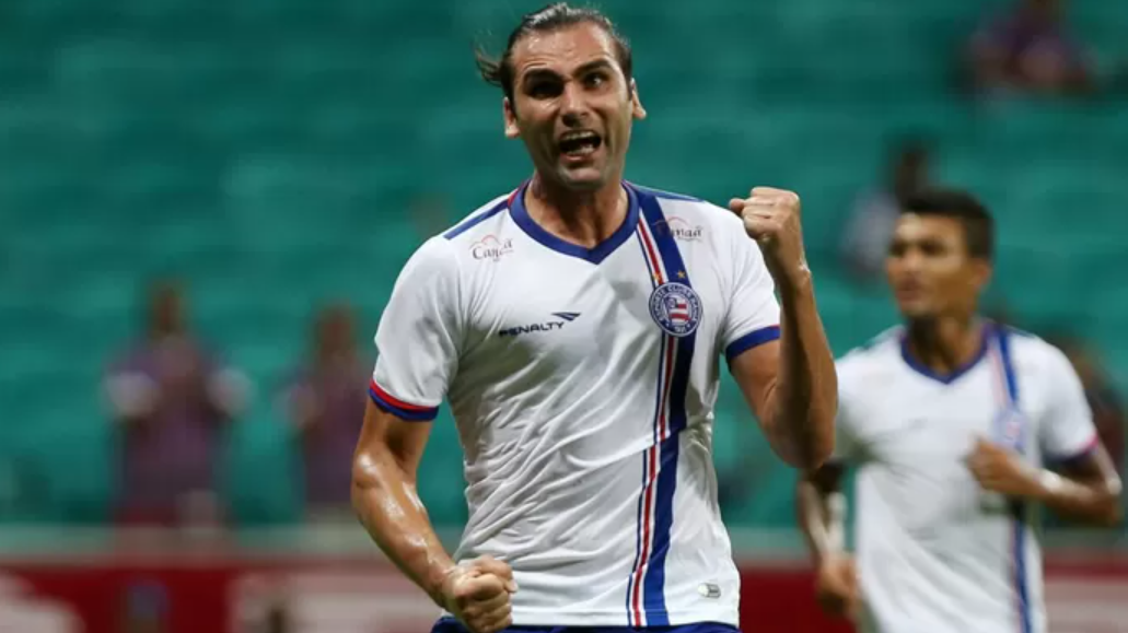 Atacante ex-Bahia e Vitória está próximo de se tornar maior artilheiro da história da Série B