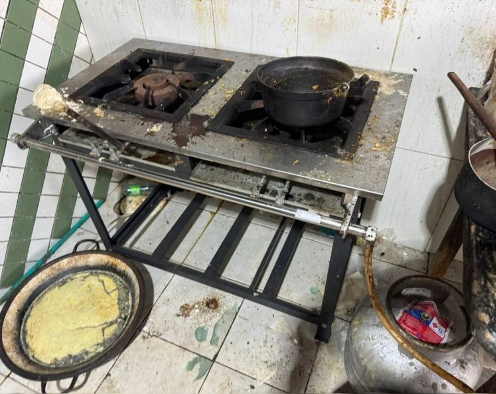 Com baratas congeladas, fábrica de salgados ‘imunda’ é fechada