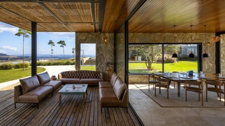 Como é a famosa mansão de Bruno Gagliasso que tem diária de R$ 24 mil