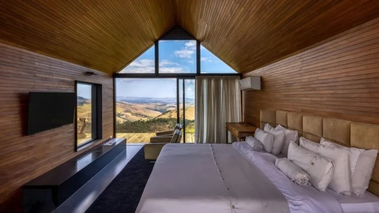 Como é a famosa mansão de Bruno Gagliasso que tem diária de R$ 24 mil