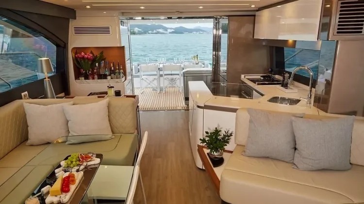 Lancha de Bell Marques