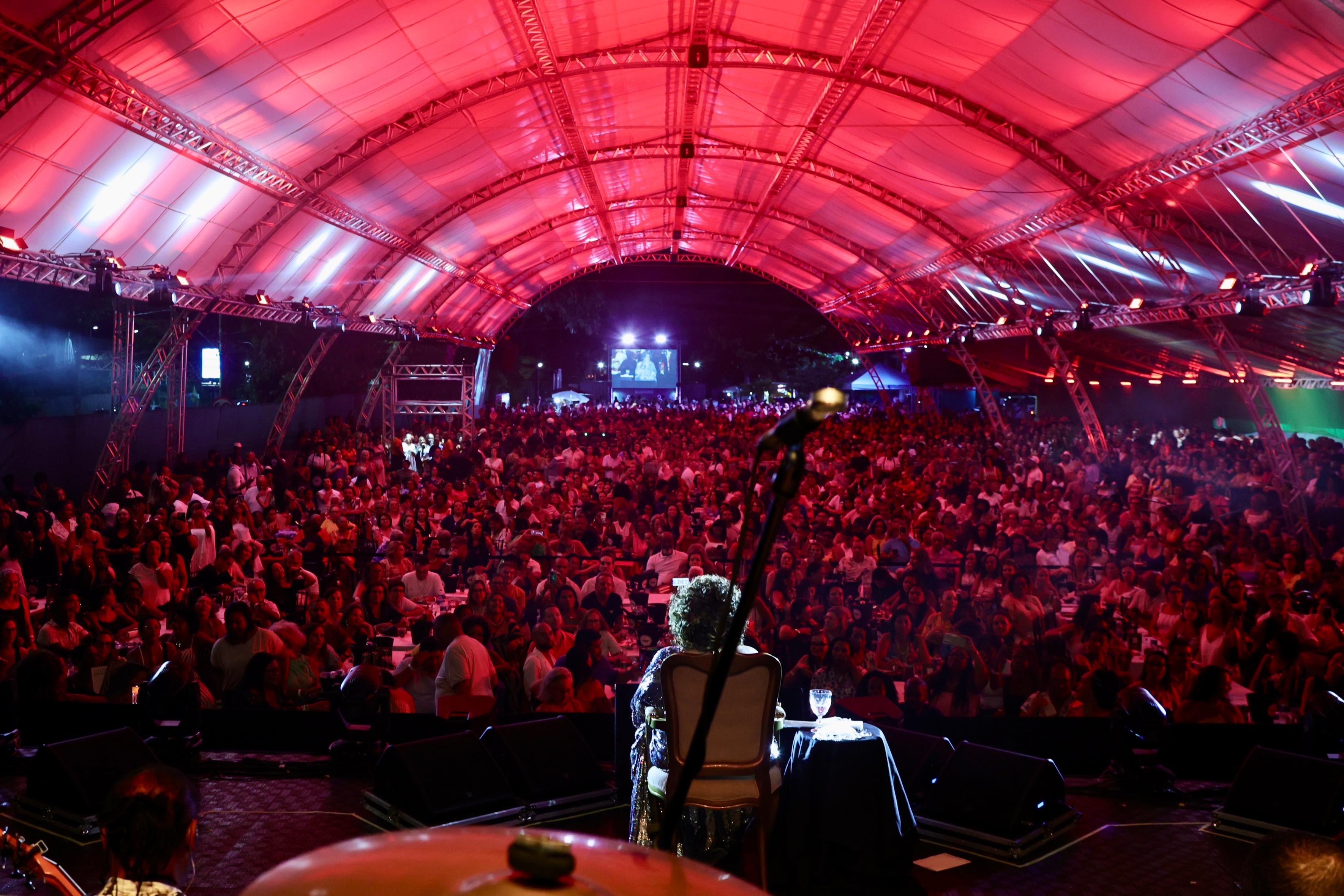 Alcione na Arena A TARDE