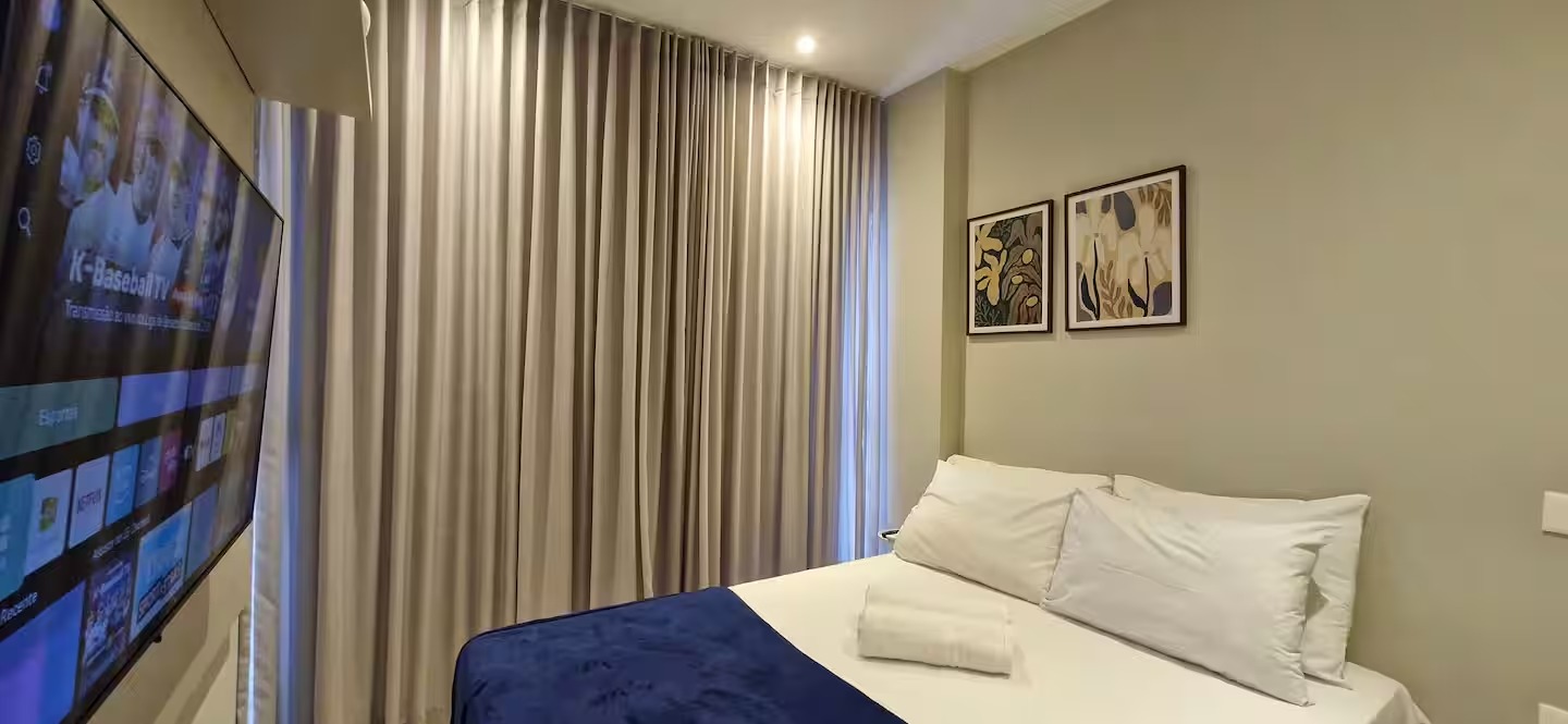 Apartamento no edifício Nau, na rua Alfredo Magalhães, 115, Barra