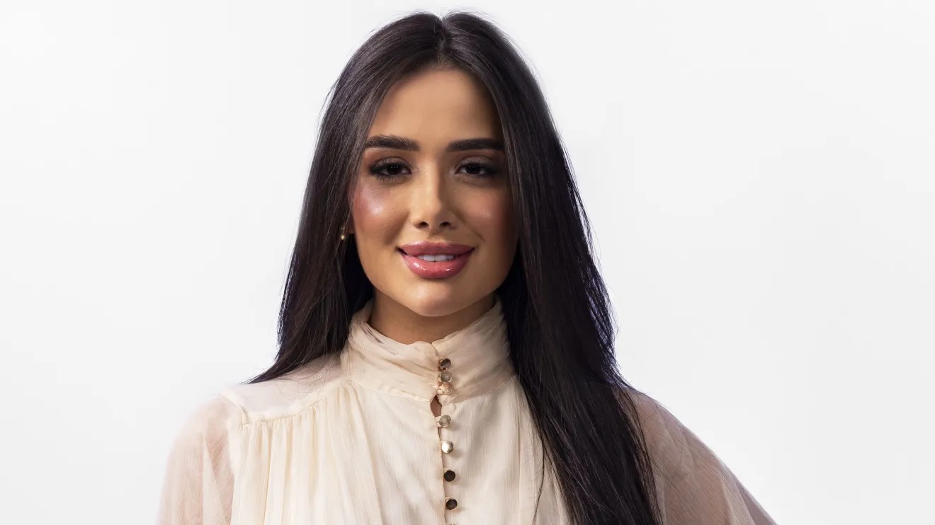 Jordana é natural de Brasília, Distrito Federal. Ela é advogada, modelo e trabalha como influenciadora digital. Conta que não teve luxos na infância, mas também não passou por dificuldades.