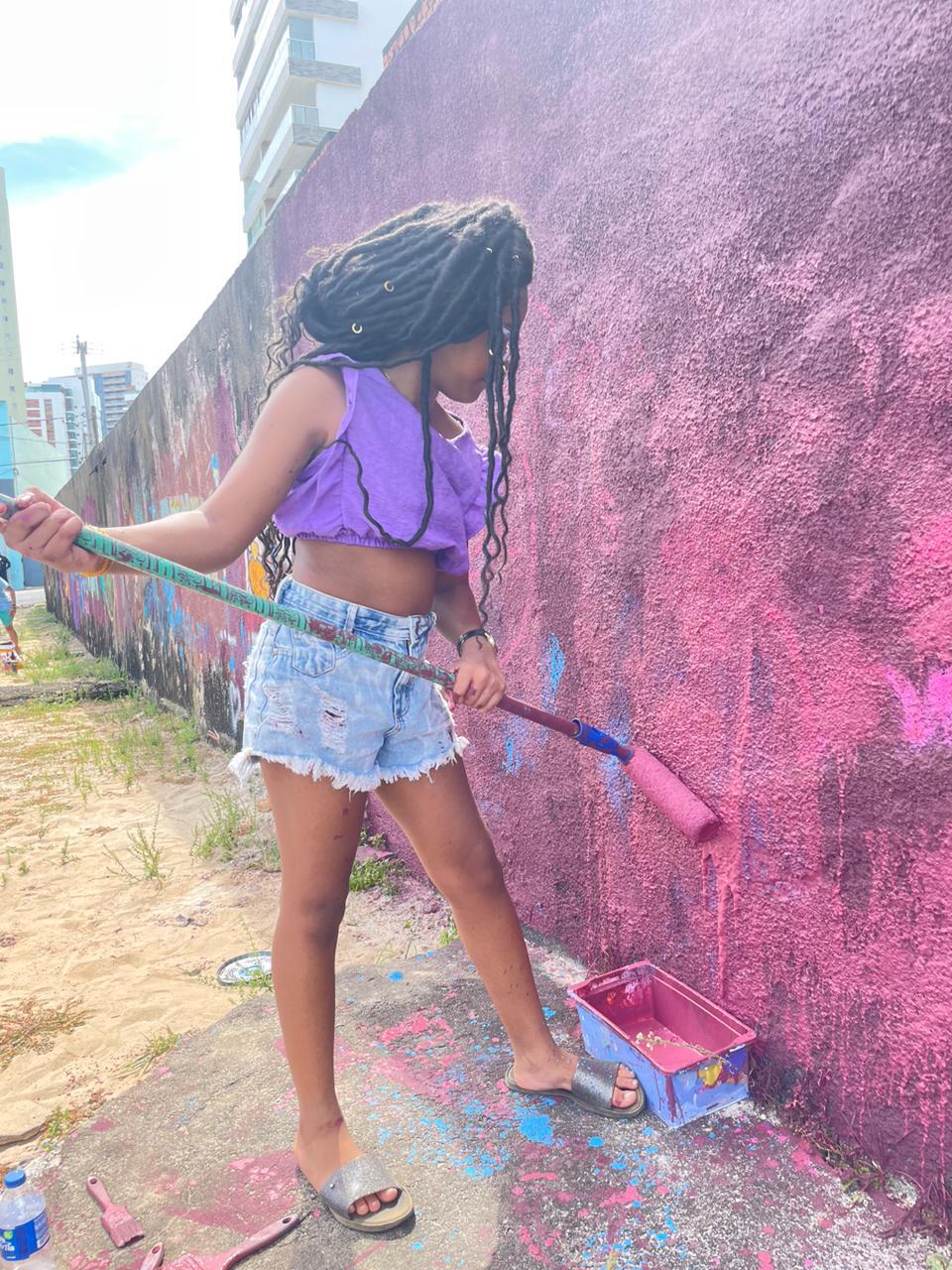 Evento de grafite reúne artistas e revitaliza rua em Salvador