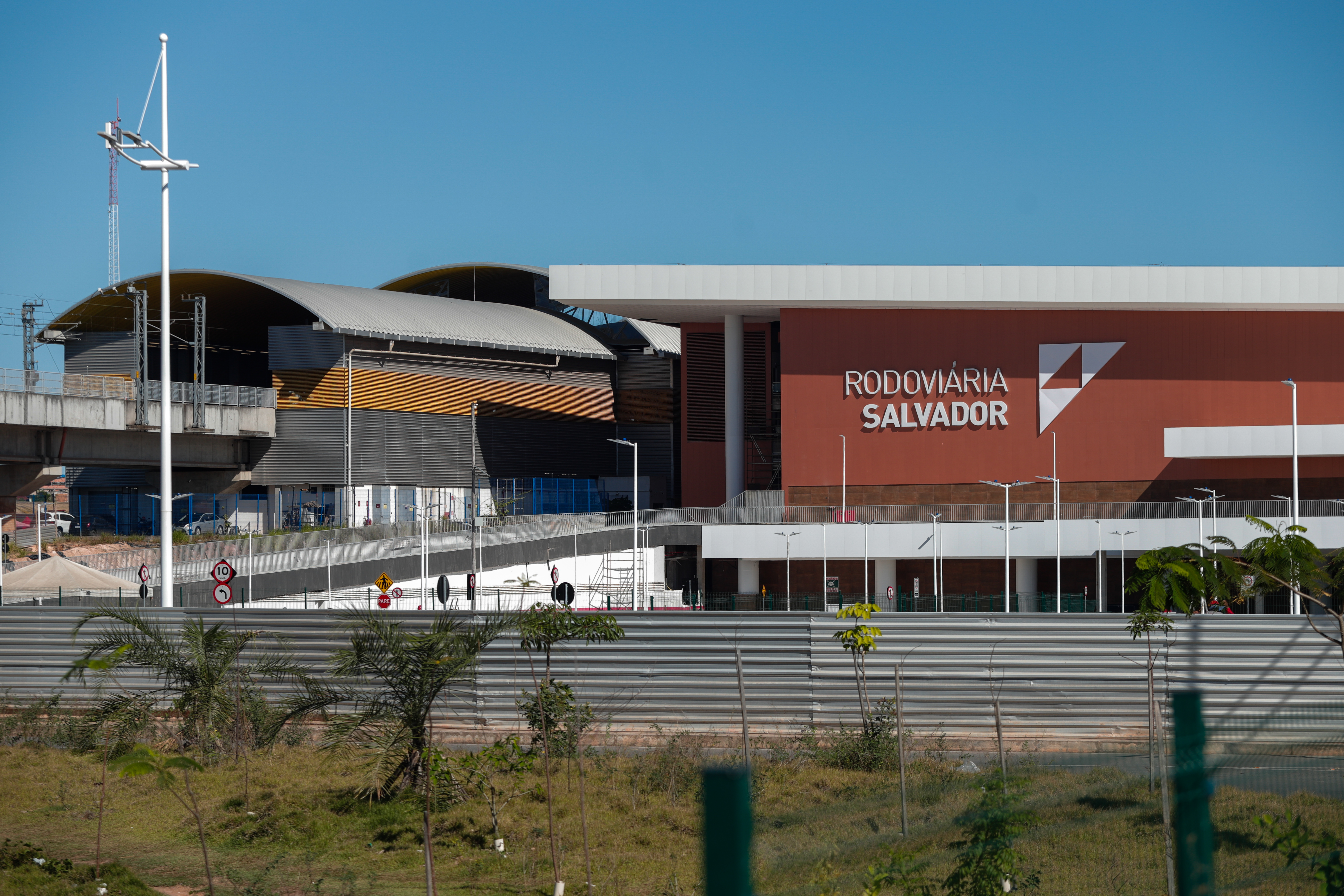 PORTAL/SALVADOR 

Andamento das obras da nova Rodoviária de Salvador 

Na foto: Fachada da nova Rodoviária de Salvador 

Foto: Uendel Galter/Ag. A TARDE.

Data: 17/11/25