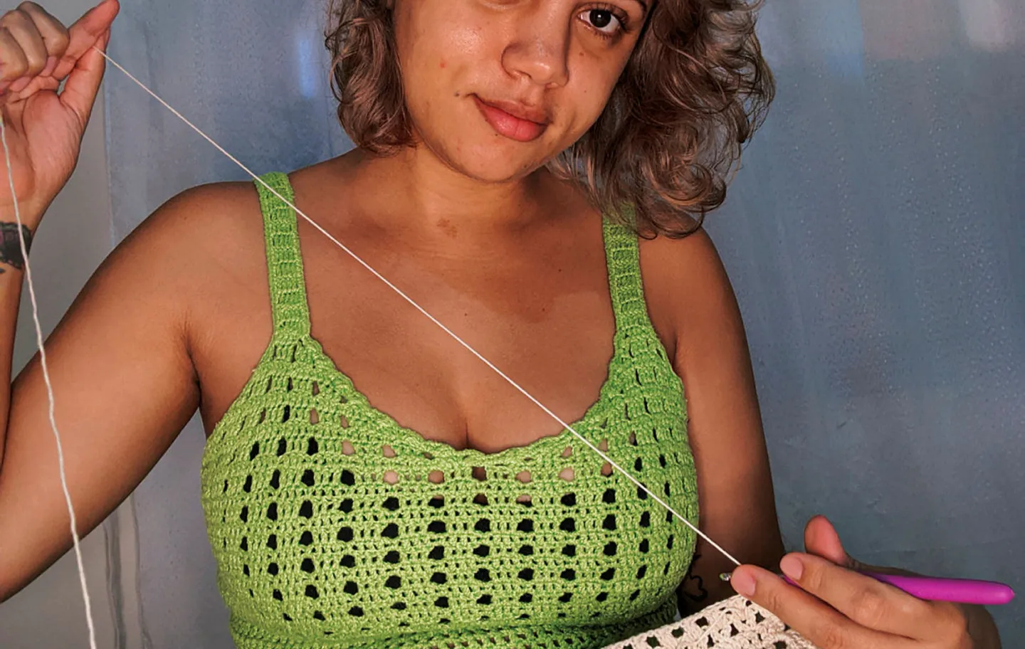 Fernanda fazia peças para a própria casa e família e, em 2020, transformou o  crochê em sua fonte de renda