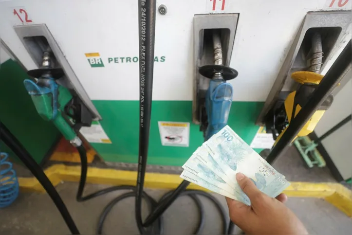 Somente em 2021 a Petrobras anunciou 16 reajustes no preço da gasolina -sendo cinco reduções