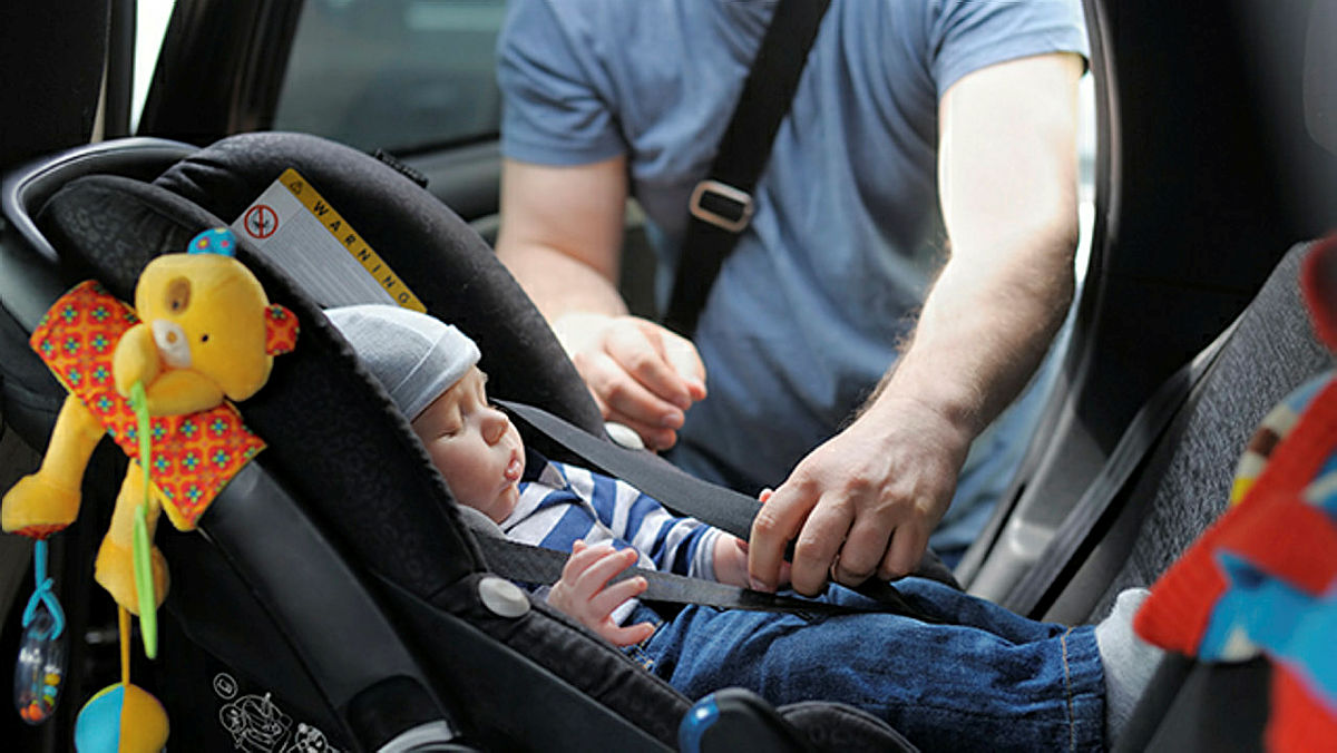 Bebê conforto: até um ano de idade ou até 9 kg