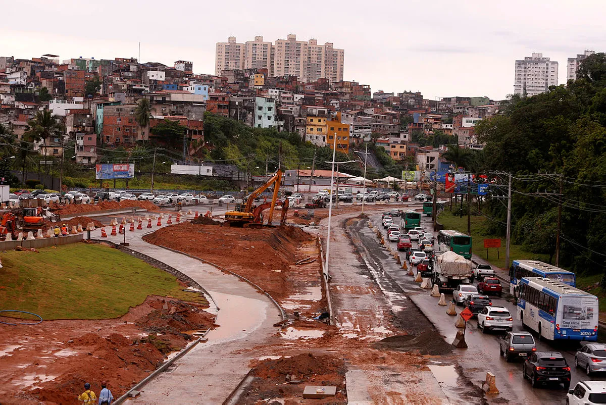 Obras do BRT causam incômodos a população há anos