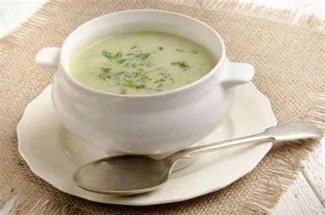 A Vichyssoise é uma sopa da tradicional culinária francesa