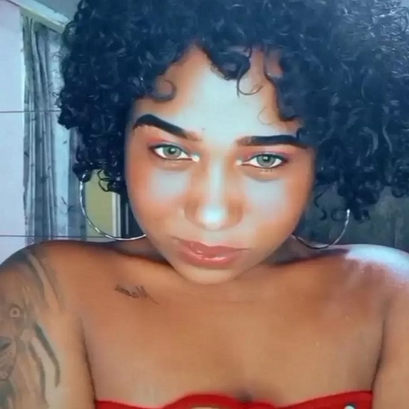 Beatriz foi baleada na rua e morreu no local