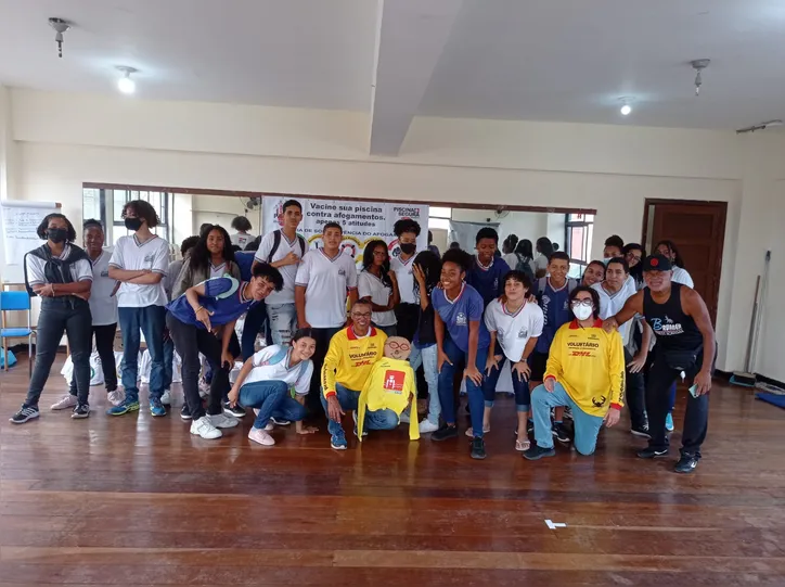 Alunos do Colégio Estadual Rotary Itapuã participam da atividade