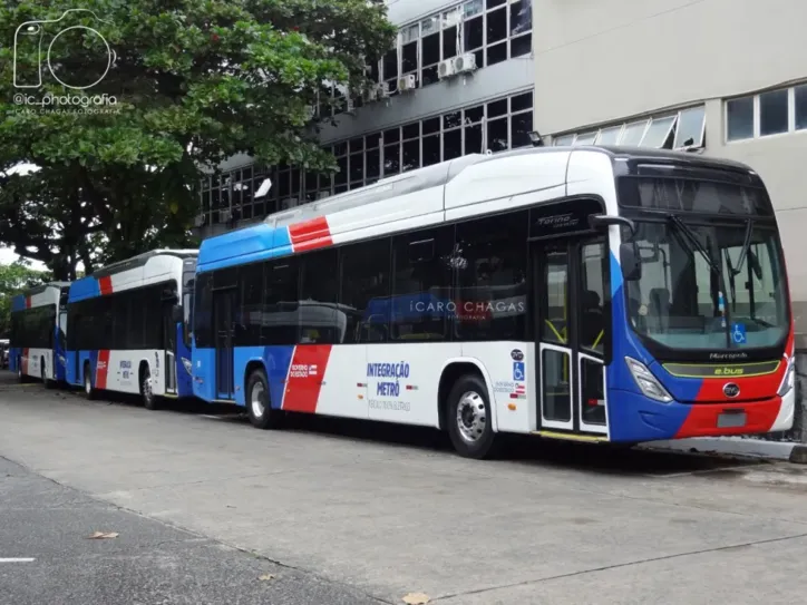 Ônibus elétrico adquirido pelo governo do estado para operar linhas metropolitanas.