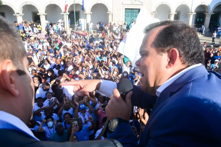 Presidente da CMS, Geraldo Junior, discursando para os agentes de combate de endemias e os agentes comunitários de saúde