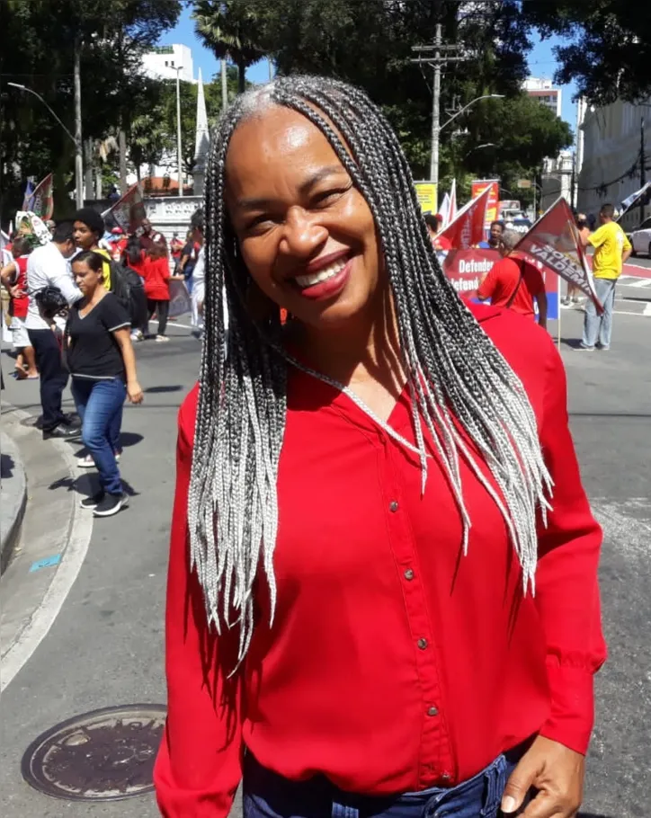 Olívia Santana, primeira mulher negra eleita deputada estadual, em 2018