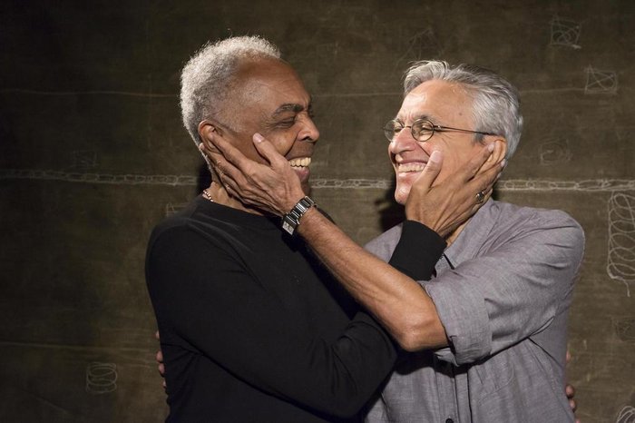 Ícones da música baiana, Gilberto Gil e Caetano Veloso se reúnem no palco do FV