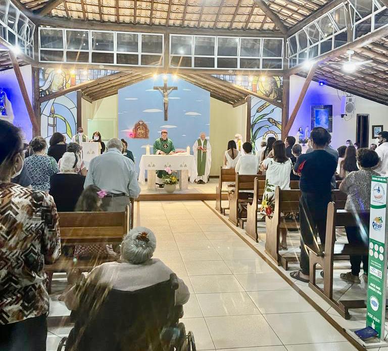 Fiéis devotos também puderam participar da Santa Missa, através das redes sociais