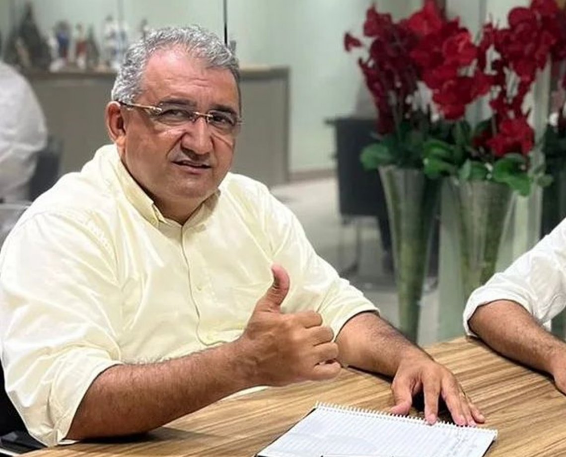 Ex-prefeito de Juazeiro, Isaac Carvalho não assumiu justamente por problemas com contas