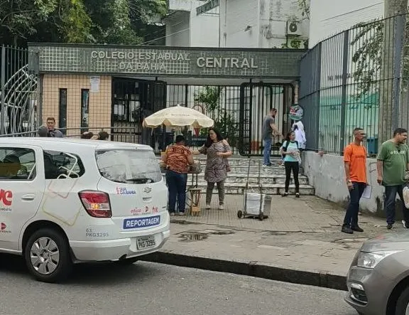 Segundo dia de Enem tem menor movimento de candidatos em Salvador